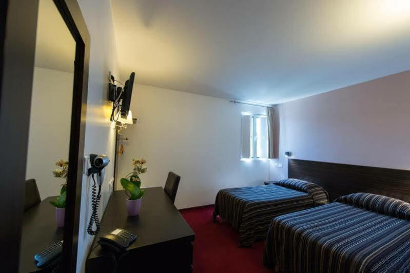 Hotel Sénia Orly Kültér fotó