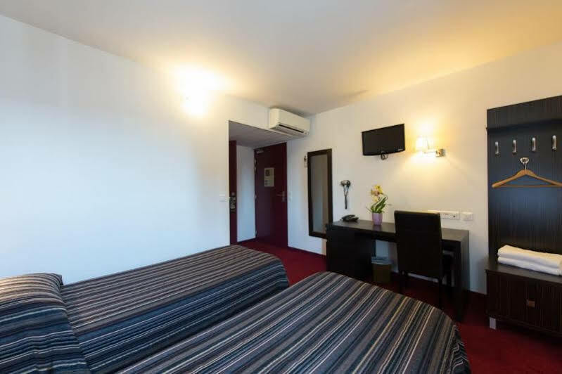 Hotel Sénia Orly Kültér fotó